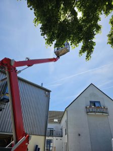 Raupenarbeitsbühne mieten
